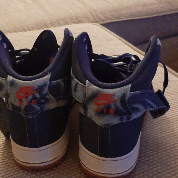 Shoes - Picture 2 of 4